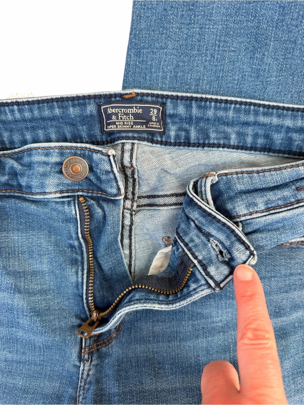 Abercrombie & Fitch Harper 29/8R Ankle Jeans Women’s Distressed Medium Wash - Picture 6 of 6